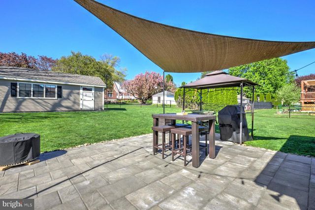 916 DAWN AVE, Ephrata, PA 17522