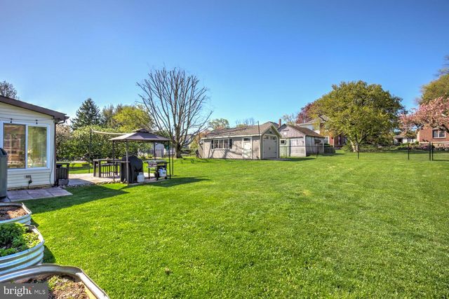 916 DAWN AVE, Ephrata, PA 17522