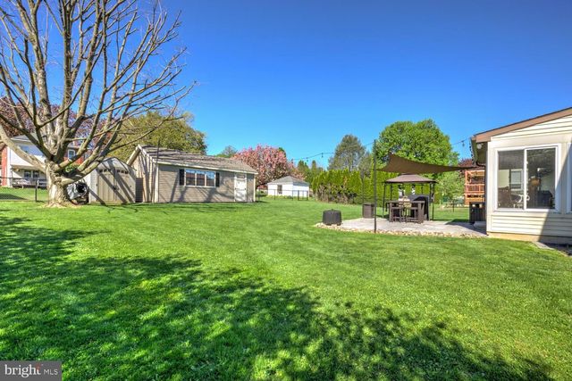 916 DAWN AVE, Ephrata, PA 17522