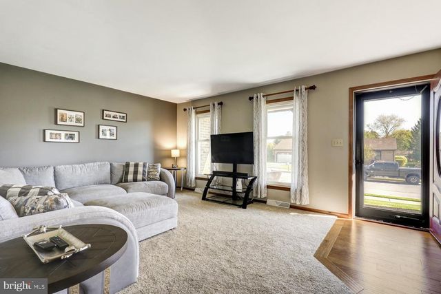 916 DAWN AVE, Ephrata, PA 17522