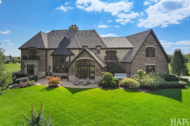 18 Enclave Court, South Barrington, IL 60010