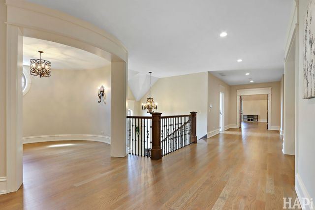 18 Enclave Court, South Barrington, IL 60010