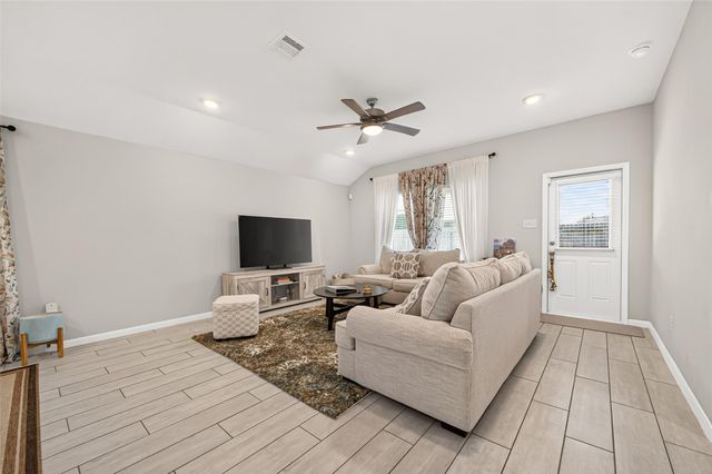 6903 Ridgemont Bend Ln, Manvel, TX 77578