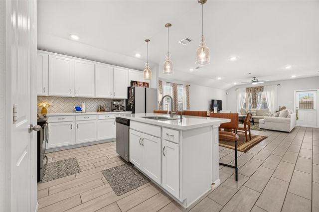 6903 Ridgemont Bend Ln, Manvel, TX 77578