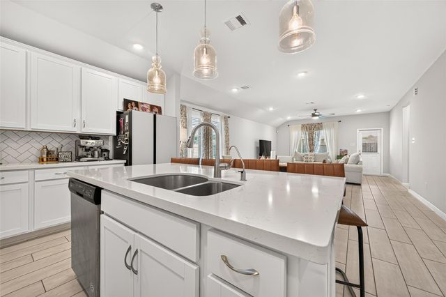 6903 Ridgemont Bend Ln, Manvel, TX 77578