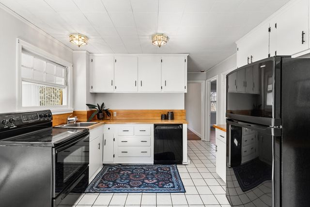 198 Pond St, Winchester, MA 01890