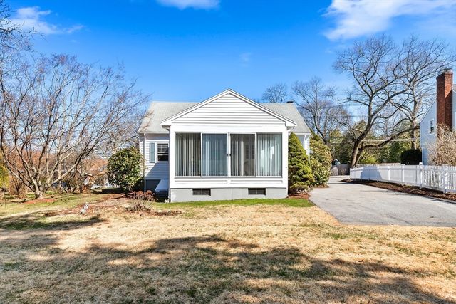 198 Pond St, Winchester, MA 01890