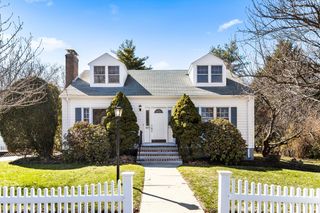 198 Pond St, Winchester, MA 01890