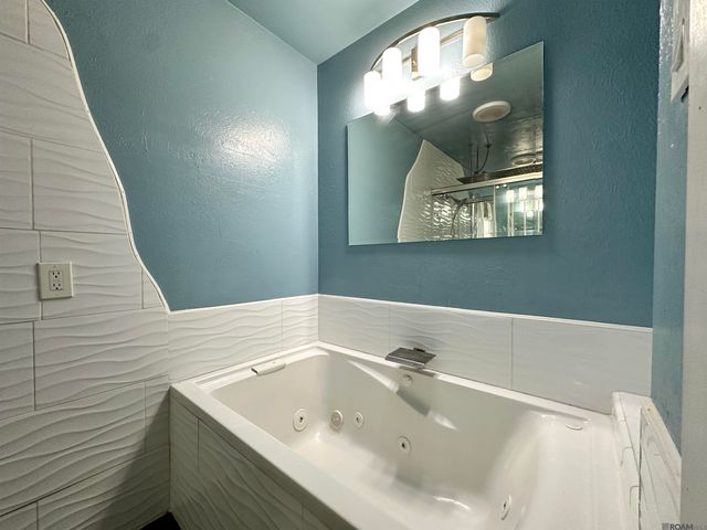 12037 Goodwood Blvd, Baton Rouge, LA 70815