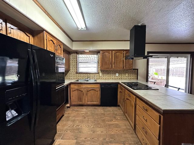 12037 Goodwood Blvd, Baton Rouge, LA 70815