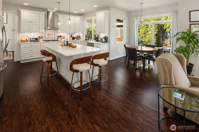 27520 SE 28th Court, Sammamish, WA 98075