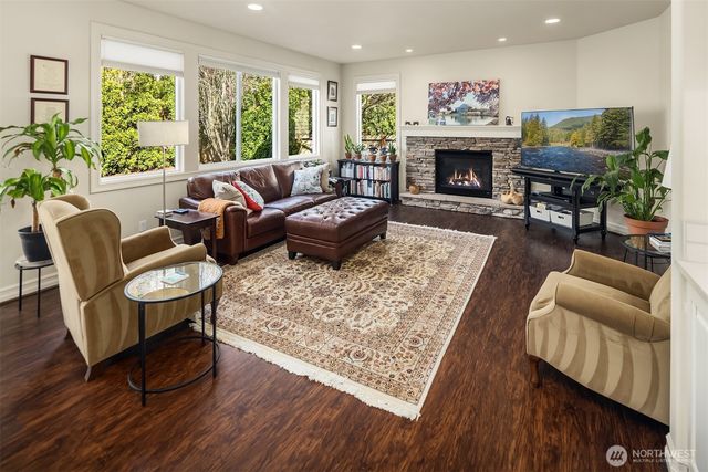 27520 SE 28th Court, Sammamish, WA 98075