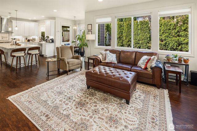 27520 SE 28th Court, Sammamish, WA 98075