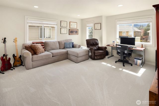 27520 SE 28th Court, Sammamish, WA 98075