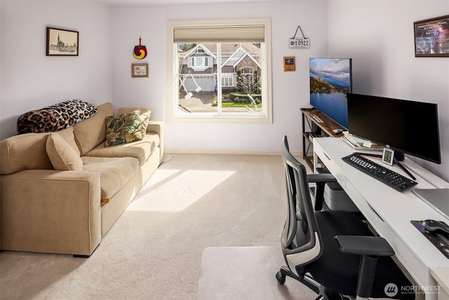 27520 SE 28th Court, Sammamish, WA 98075