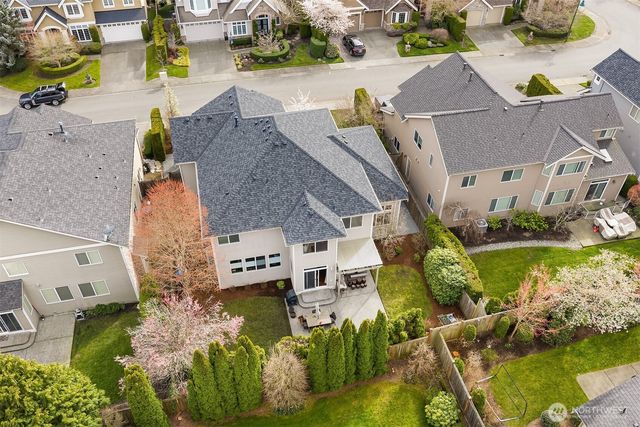 27520 SE 28th Court, Sammamish, WA 98075