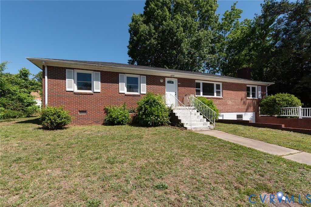 3209 Garland Ave, Hopewell, VA 23860