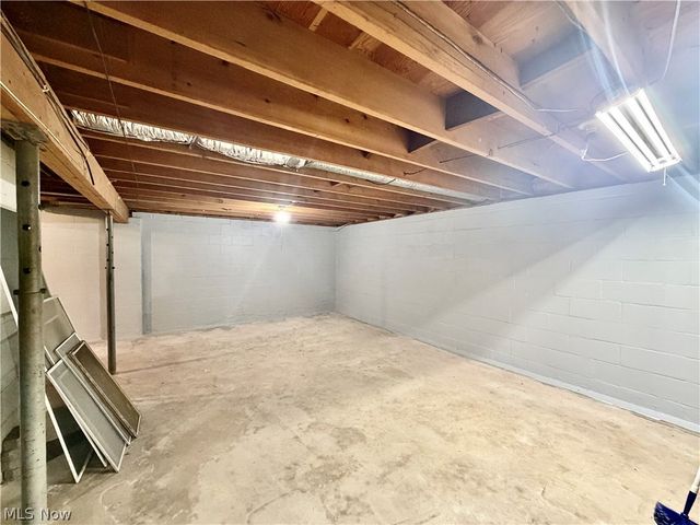 63 W Nineth St. Street, Newton Falls, OH 44444