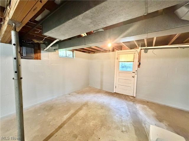 63 W Nineth St. Street, Newton Falls, OH 44444