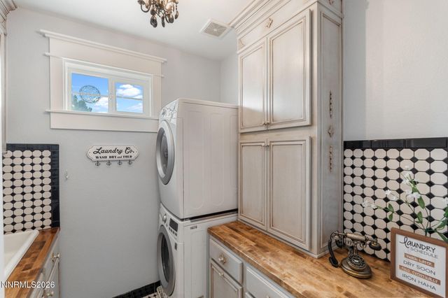 6682 Magical Drive, Sparks, NV 89436