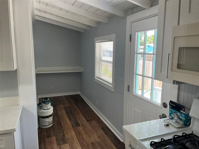 2027 36TH AVENUE N, St Petersburg, FL 33713