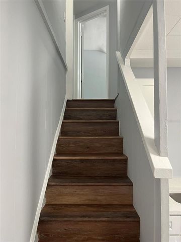 2027 36TH AVENUE N, St Petersburg, FL 33713