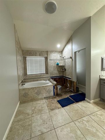 11131 30th Avenue, Texas City, TX 77591
