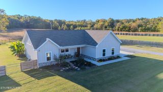 716 Howell Rd, Mascot, TN 37806