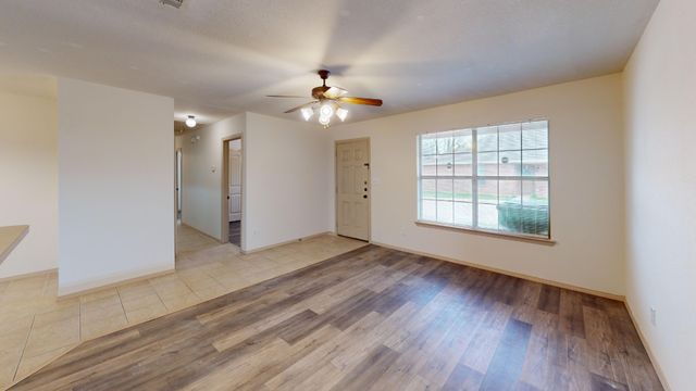 2331 N Elm Street 2, Denton, TX 76201