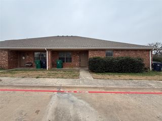 2331 N Elm Street 2, Denton, TX 76201