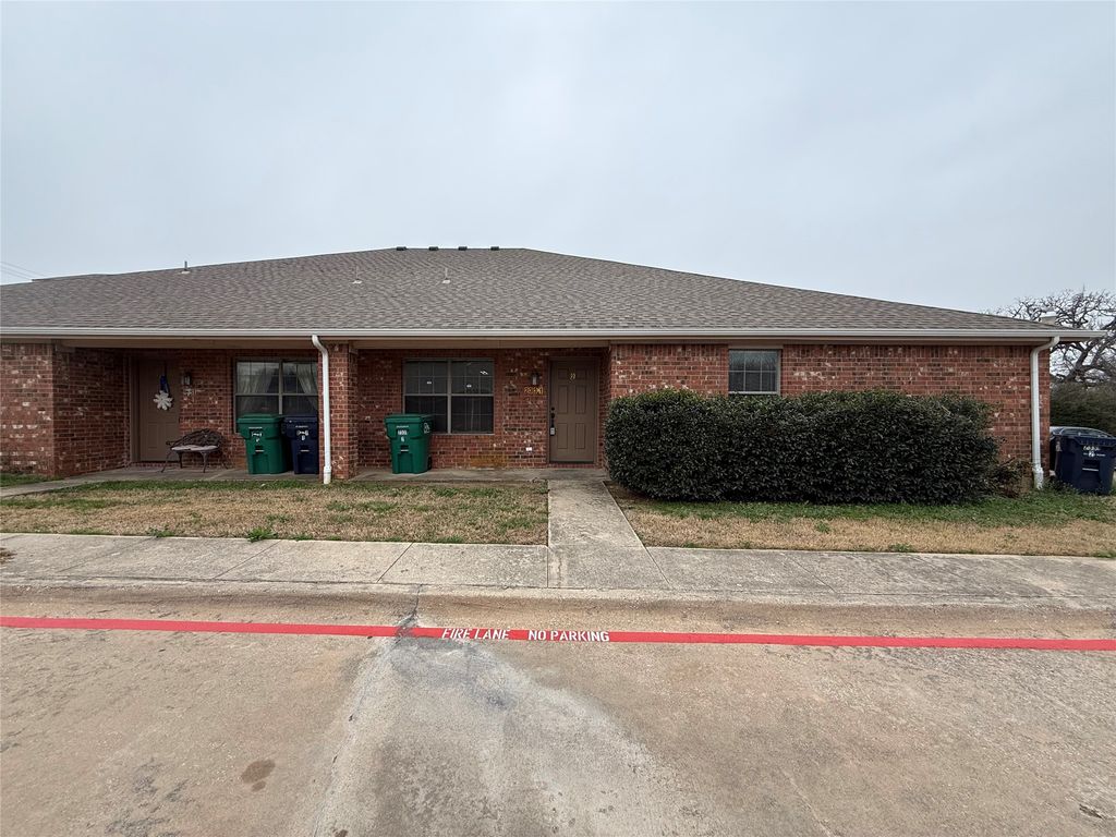 2331 N Elm Street 2, Denton, TX 76201
