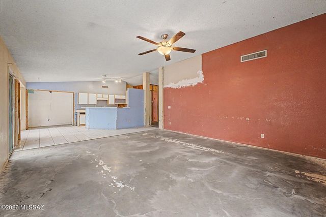 9810 E Stonehaven Way, Tucson, AZ 85747