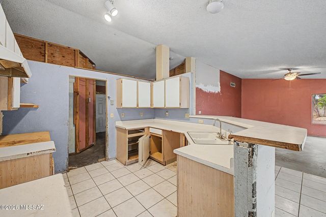 9810 E Stonehaven Way, Tucson, AZ 85747