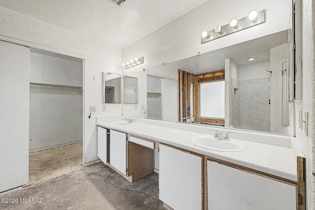 9810 E Stonehaven Way, Tucson, AZ 85747