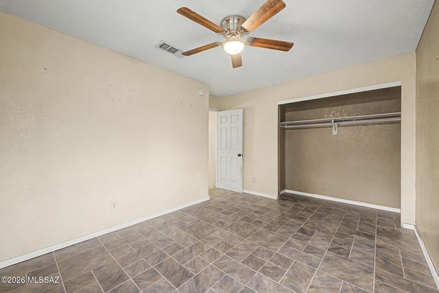 9810 E Stonehaven Way, Tucson, AZ 85747