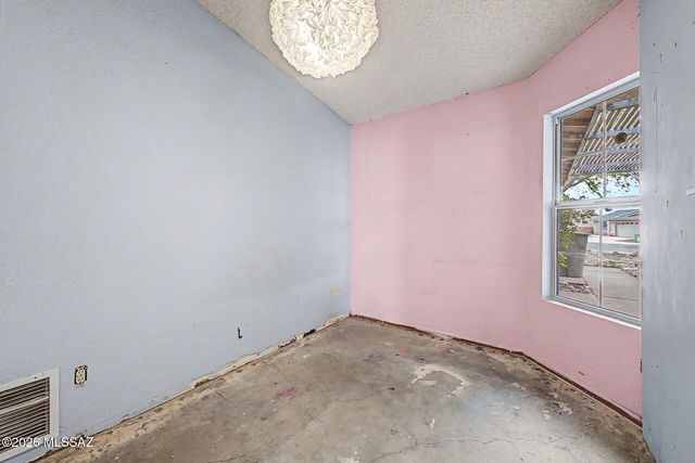 9810 E Stonehaven Way, Tucson, AZ 85747