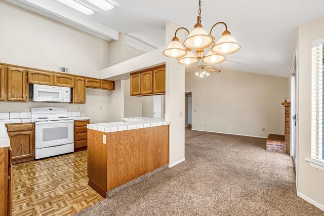 3837 N State Street, Fresno, CA 93722