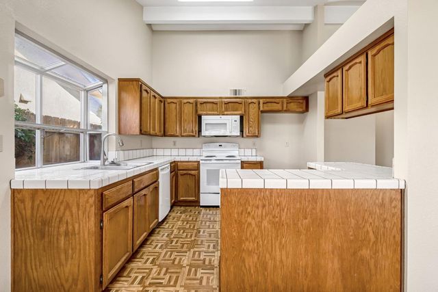 3837 N State Street, Fresno, CA 93722