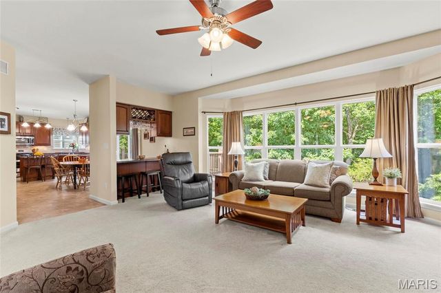 8034 Pinetop Drive, St Louis, MO 63129