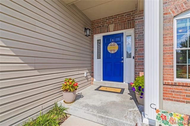 8034 Pinetop Drive, St Louis, MO 63129