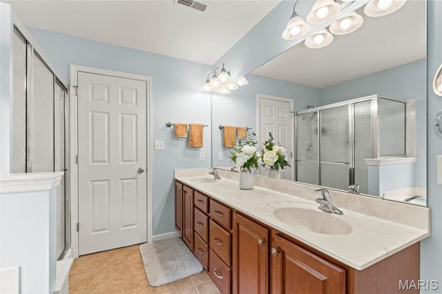 8034 Pinetop Drive, St Louis, MO 63129