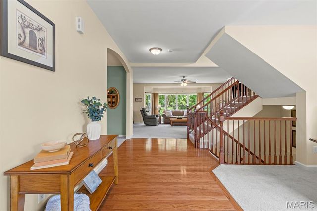 8034 Pinetop Drive, St Louis, MO 63129