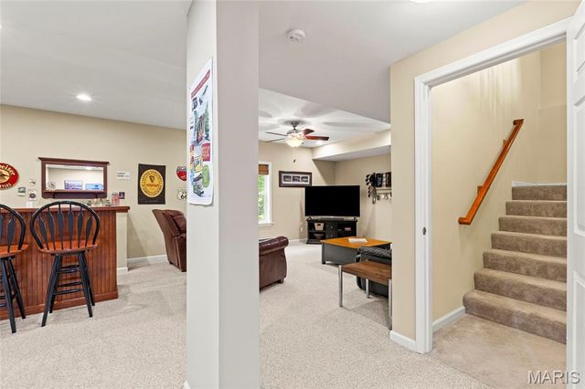 8034 Pinetop Drive, St Louis, MO 63129