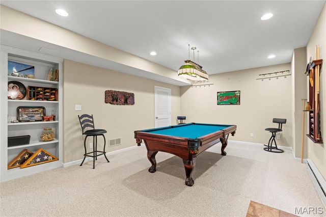 8034 Pinetop Drive, St Louis, MO 63129