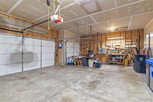 8034 Pinetop Drive, St Louis, MO 63129