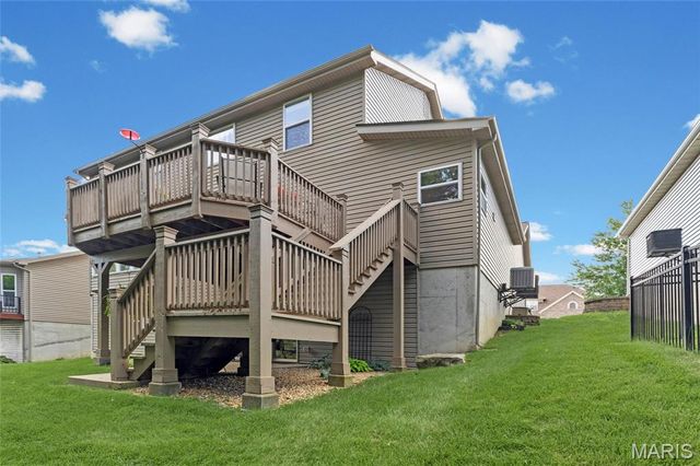 8034 Pinetop Drive, St Louis, MO 63129