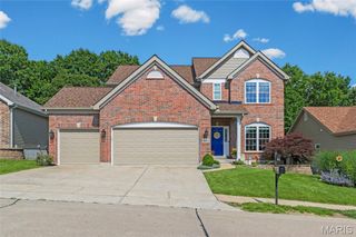 8034 Pinetop Drive, St Louis, MO 63129