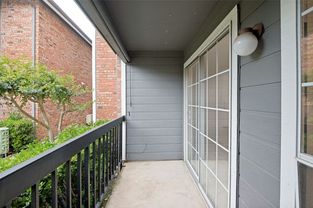 18333 Roehampton Drive 217, Dallas, TX 75252