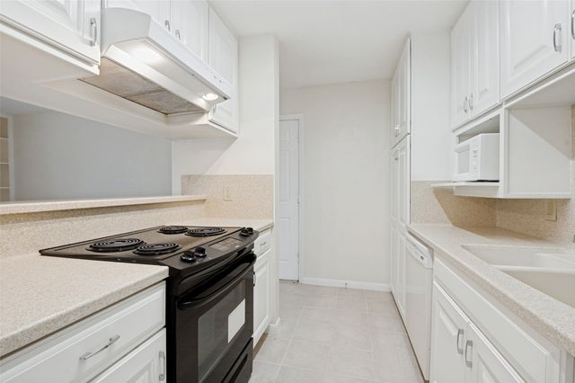 18333 Roehampton Drive 217, Dallas, TX 75252