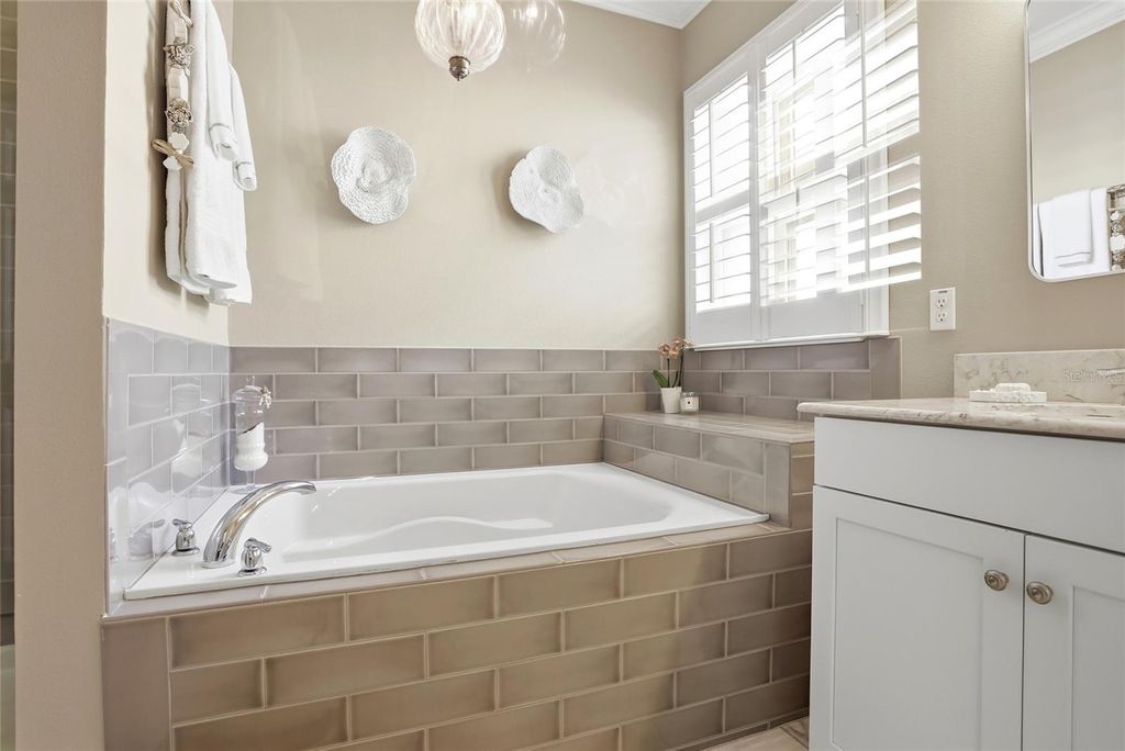 Image 31 of property listing at 14430 ORCHARD HILLS BOULEVARD, Winter Garden, FL 34787